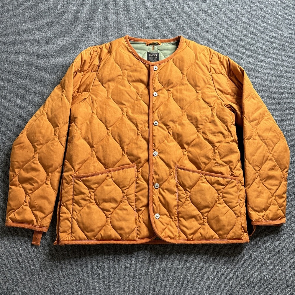 Taion U Neck Button Down Jacket Men's Size Large Orange Quilted Puffer